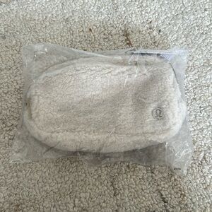Lululemon Fleece Belt Bag - Ivory